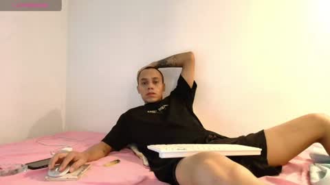 Snapshot of miguelangel_996 chatting on 07.26.26 miguel angel online show from 07.26.26