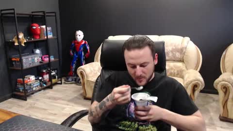 Snapshot of mihasikd chatting on 04.11.26 Misha Winchester online show from 04.11.26