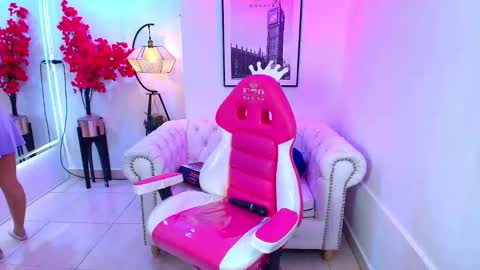 Miia online show from 11.08.25