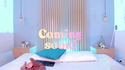 Mia online show from 03.28.26