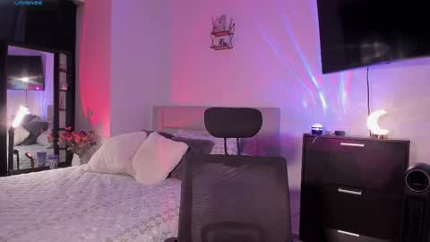 Mia Jhones online show from 03.30.26