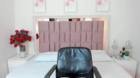 Snapshot of miia_palmerr chatting on 01.19.25 Mia online show from 01.19.25