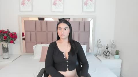 Snapshot of miia_palmerr chatting on 02.27.25 Mia online show from 02.27.25