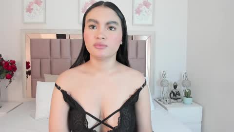 Snapshot of miia_palmerr chatting on 03.07.25 Mia online show from 03.07.25