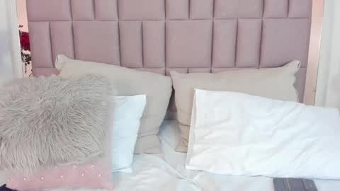 Snapshot of miia_palmerr chatting on 03.10.25 Mia online show from 03.10.25