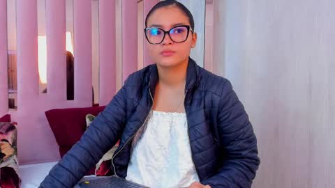 Snapshot of miia_palmerr chatting on 09.16.25 Mia online show from 09.16.25