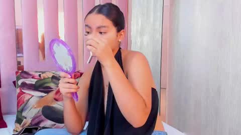 Snapshot of miia_palmerr chatting on 09.21.25 Mia online show from 09.21.25