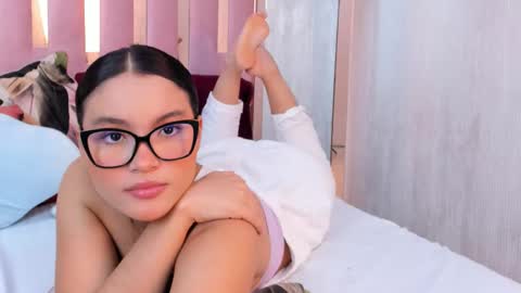 Snapshot of miia_palmerr chatting on 10.01.25 Mia online show from 10.01.25