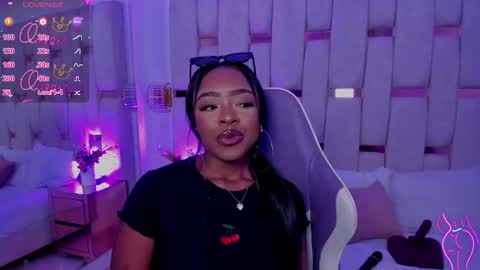 Miia Schwarz  online show from 03.18.26