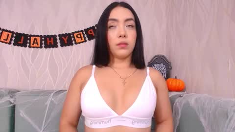 miia scoott  online show from 10.23.25