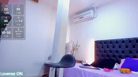 mia sofia online show from 11.19.25