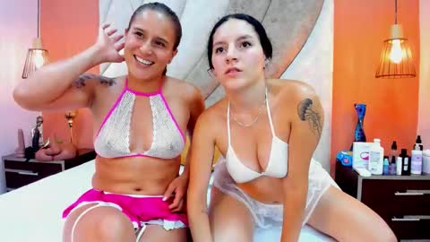 Mia y Zoe online show from 10.21.25