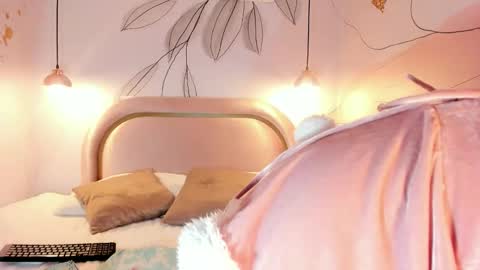 Snapshot of miisaki_ chatting on 10.27.25 Misaki online show from 10.27.25