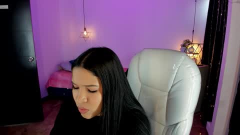 miiss_greyy online show from 10.13.25