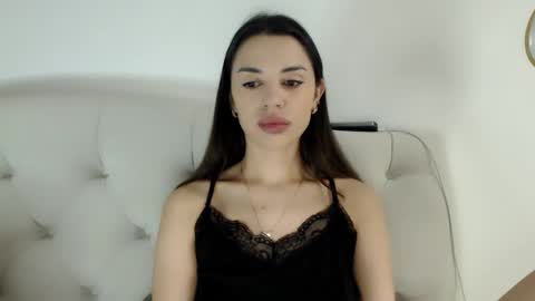 Mika online show from 12.17.25