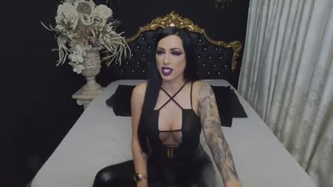 Mikaela online show from 11.08.25