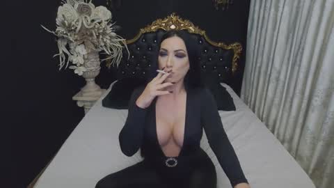 Mikaela online show from 11.27.25