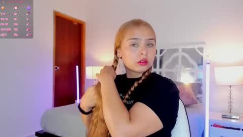 Mikaela blondie bigass online show from 12.16.25