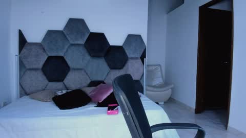 Mikaela blondie bigass online show from 05.01.26