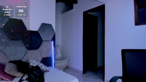 Mikaela blondie bigass online show from 05.06.26