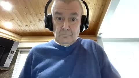 Snapshot of mike26051 chatting on 11.19.25 mike26051 online show from 11.19.25