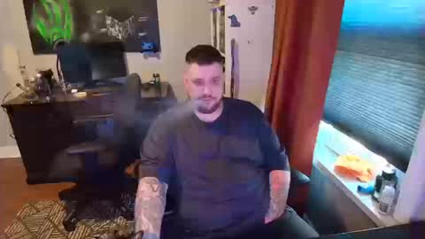 Snapshot of mike6685 chatting on 10.20.25 Mike online show from 10.20.25