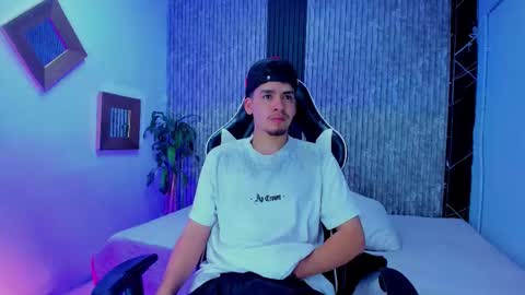 Mike 0233 online show from 01.16.26