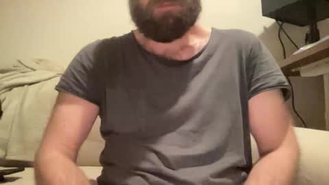 Snapshot of mike_berlin1 chatting on 12.13.25 MIke online show from 12.13.25