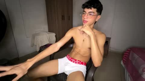 Mike Pineapple online show from 10.28.25