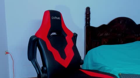 Snapshot of mike_shelby21 chatting on 12.17.25 mike_shelby21 online show from 12.17.25