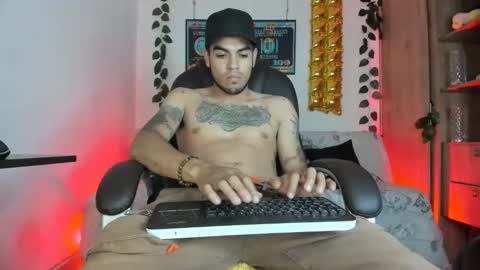 mikee_scooth online show from 01.12.25