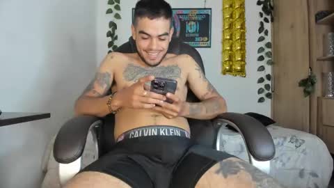 mikee_scooth online show from 01.29.25