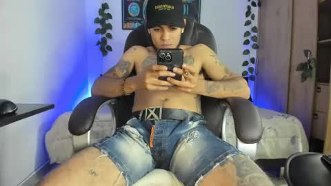 mikee_scooth online show from 02.17.25