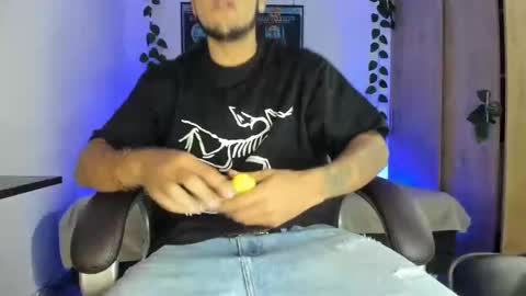 mikee_scooth online show from 03.07.25