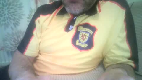 Snapshot of mikehockishuge9 chatting on 06.21.26 mikehockishuge9 online show from 06.21.26