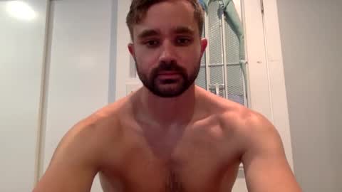 Snapshot of mikey03030303 chatting on 01.10.25 versaboy online show from 01.10.25