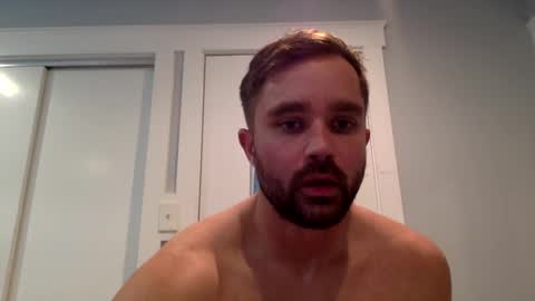 Snapshot of mikey03030303 chatting on 01.10.25 versaboy online show from 01.10.25