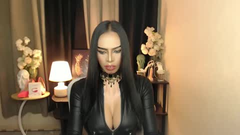Mistress MikeyAlawi online show from 02.01.25