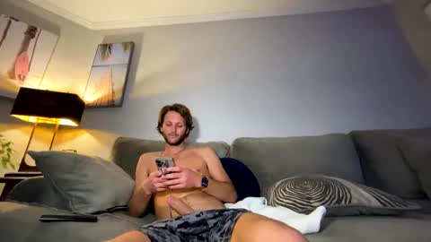 Snapshot of mikeywhite123 chatting on 01.03.25 mikeywhite123 online show from 01.03.25