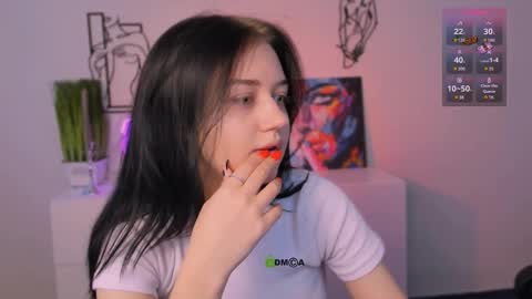 miki_ti online show from 11.08.25