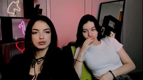 miki_ti online show from 11.20.25