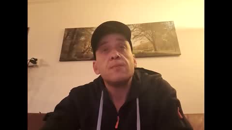 Snapshot of mikiey666 chatting on 12.19.25 mikiey666 online show from 12.19.25