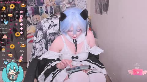 Snapshot of miku_bunny chatting on 12.01.24 Miku online show from 12.01.24