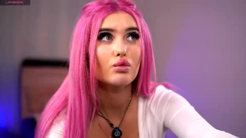 Snapshot of miky_lust chatting on 02.15.26 Miky online show from 02.15.26