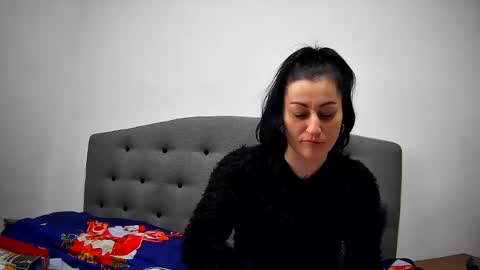 Snapshot of mikyloveu chatting on 12.16.24 Mikyloveu online show from 12.16.24