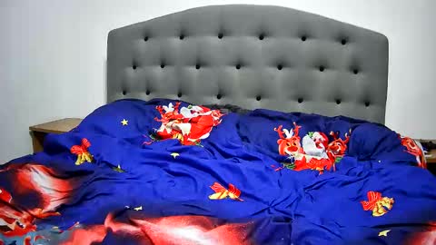 Snapshot of mikyloveu chatting on 12.19.24 Mikyloveu online show from 12.19.24