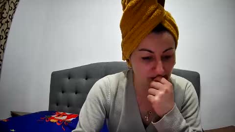 Snapshot of mikyloveu chatting on 12.23.24 Mikyloveu online show from 12.23.24