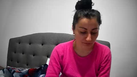 Mikyloveu online show from 01.14.26