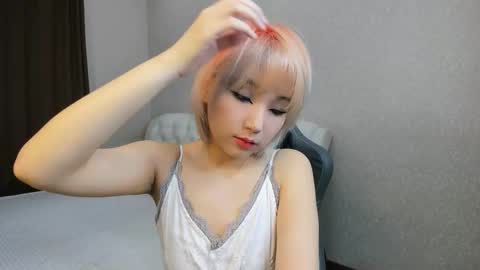 Snapshot of mil_waves chatting on 11.26.25 mil_waves online show from 11.26.25