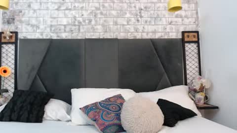 mila_adamss online show from 12.18.25